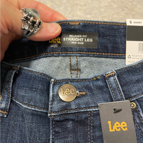 NWT Women’s Size 6 (28” X 28”) Lee Relaxed Fit Straight Leg Mid Rise Jeans Blue - Picture 10 of 13